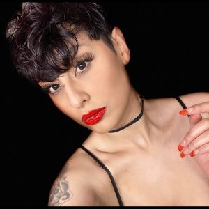 Meet your Posher, Frances